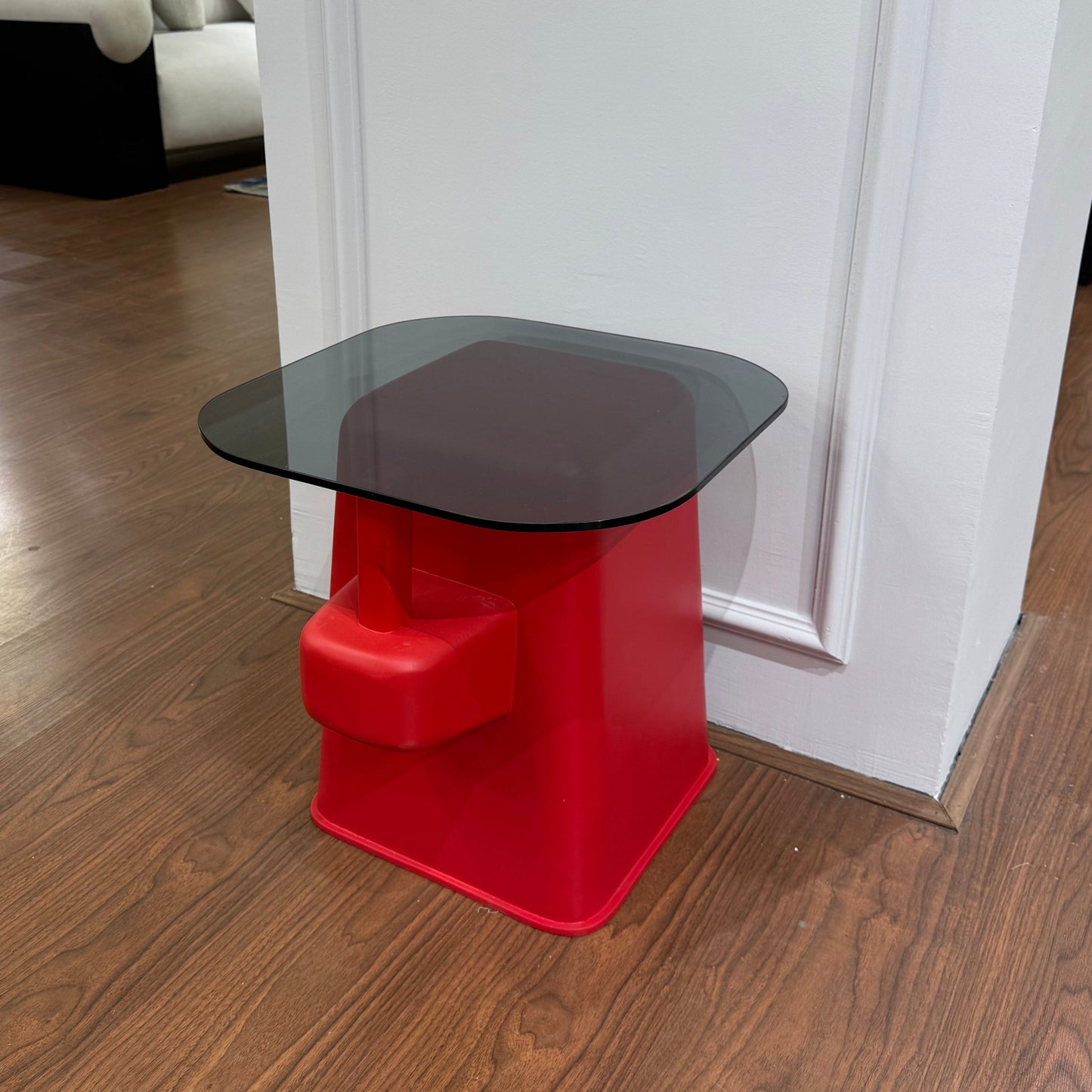 Pop Curve Side Table