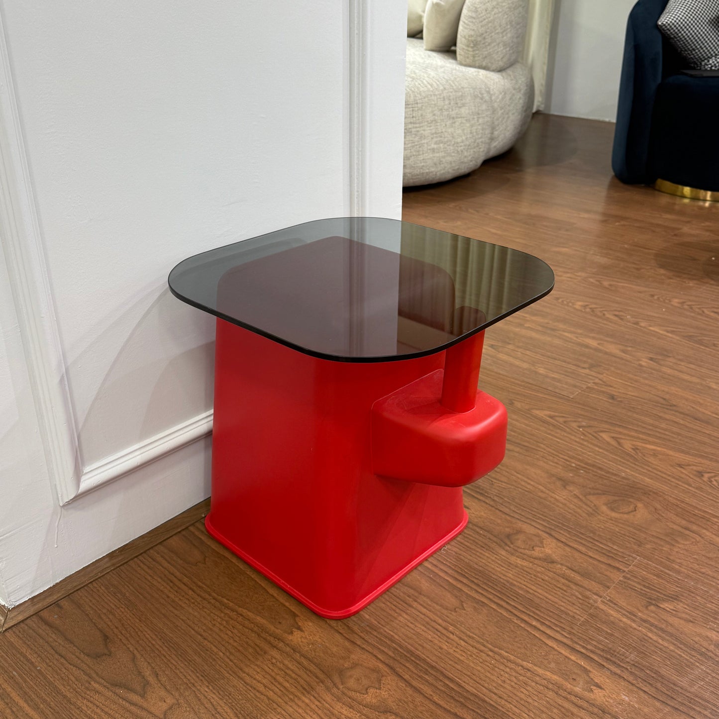 Pop Curve Side Table